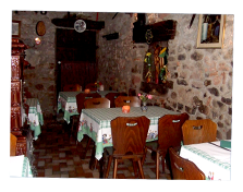 Salle du caveau à l'ancienne écurie - Maison Eppele